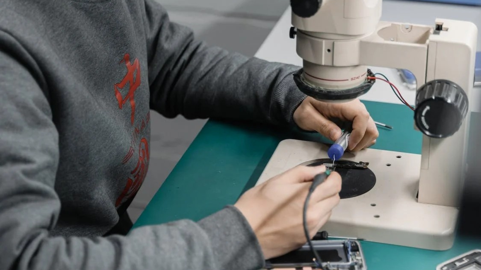 mobile screen repair dubai